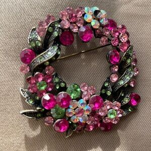 Vintage Wreath Brooch Festive